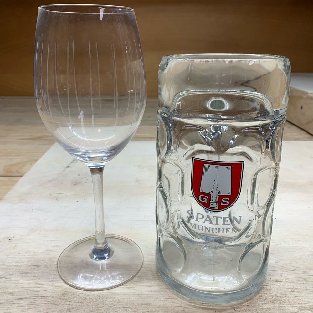 Spaten munched stein and wine glass